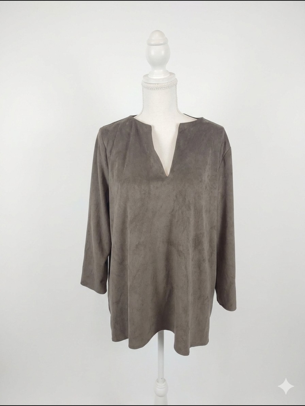 Gretchen Scott Women's V-Neck Suede-Look Long Sleeve Top -‎ Taupe Large
